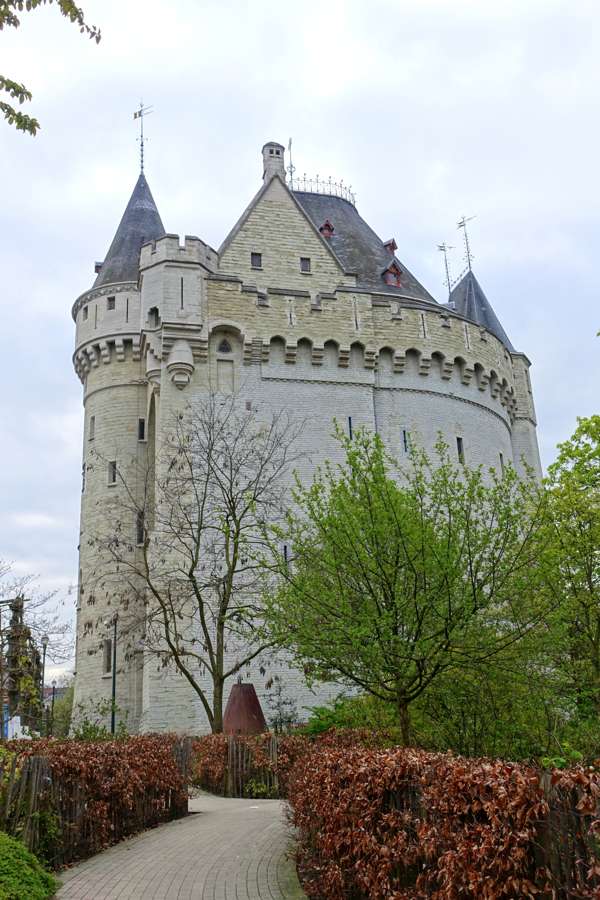 Brussels Halle Gate medieval fort